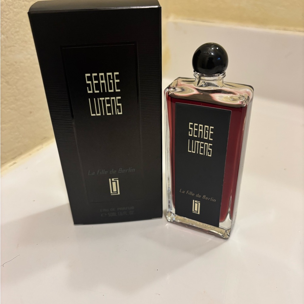 Serge Lutens Beaute La Fille de Berlin Perfume - Black and Red